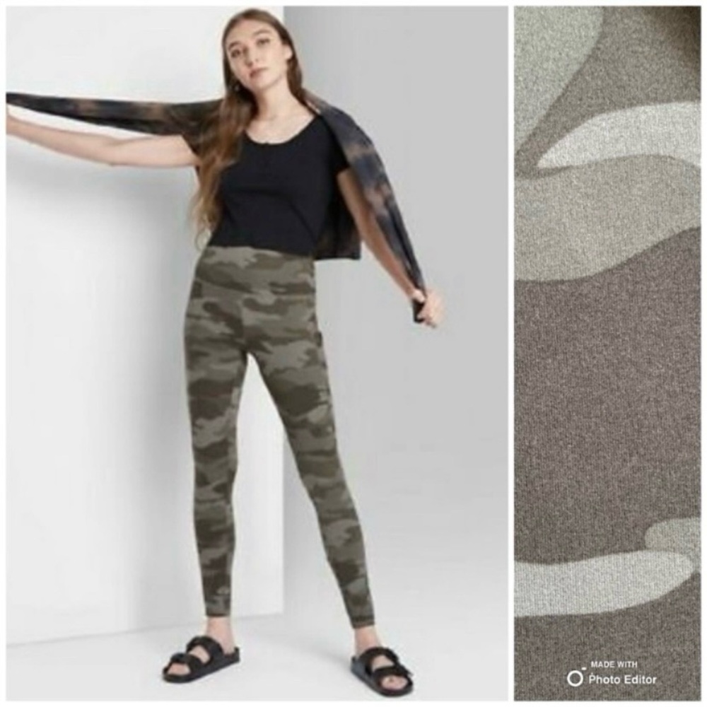 Wild Fable High-Rise Legging Size Small Green Camouflage NWT